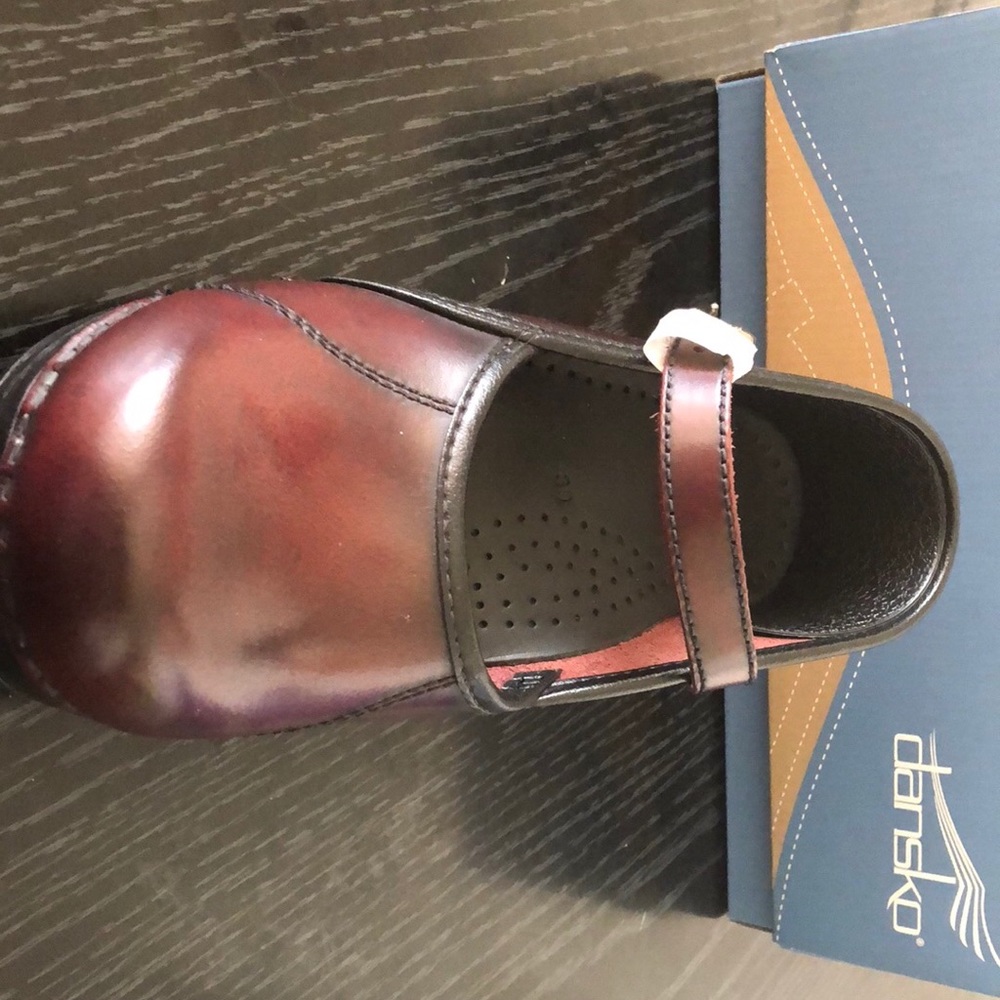 Dansko Marcelle Cabrio Cordovan size # 9 $100